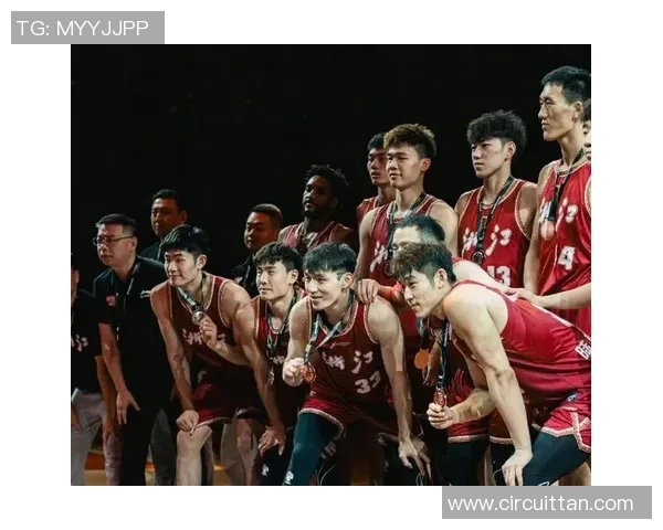 杭州篮球队在耐力排行榜中荣获第三名展现出强大实力与团队精神 杭州篮球队在耐力排行榜中荣获第三名展现出强大实力与团队精神