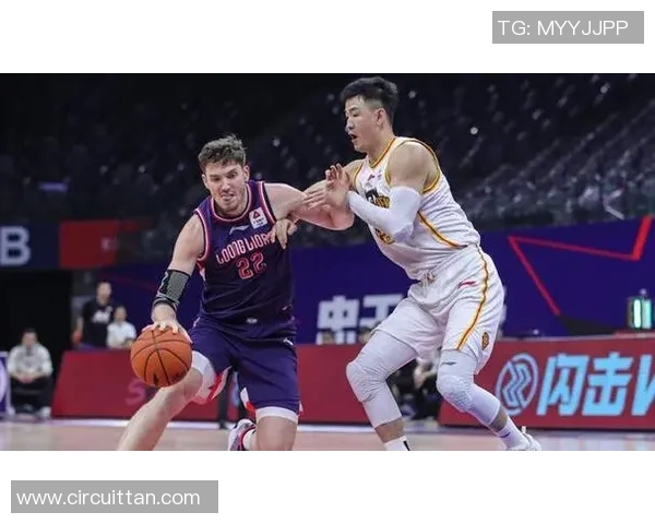 深圳篮球队进攻战术解析与球队发展前景展望